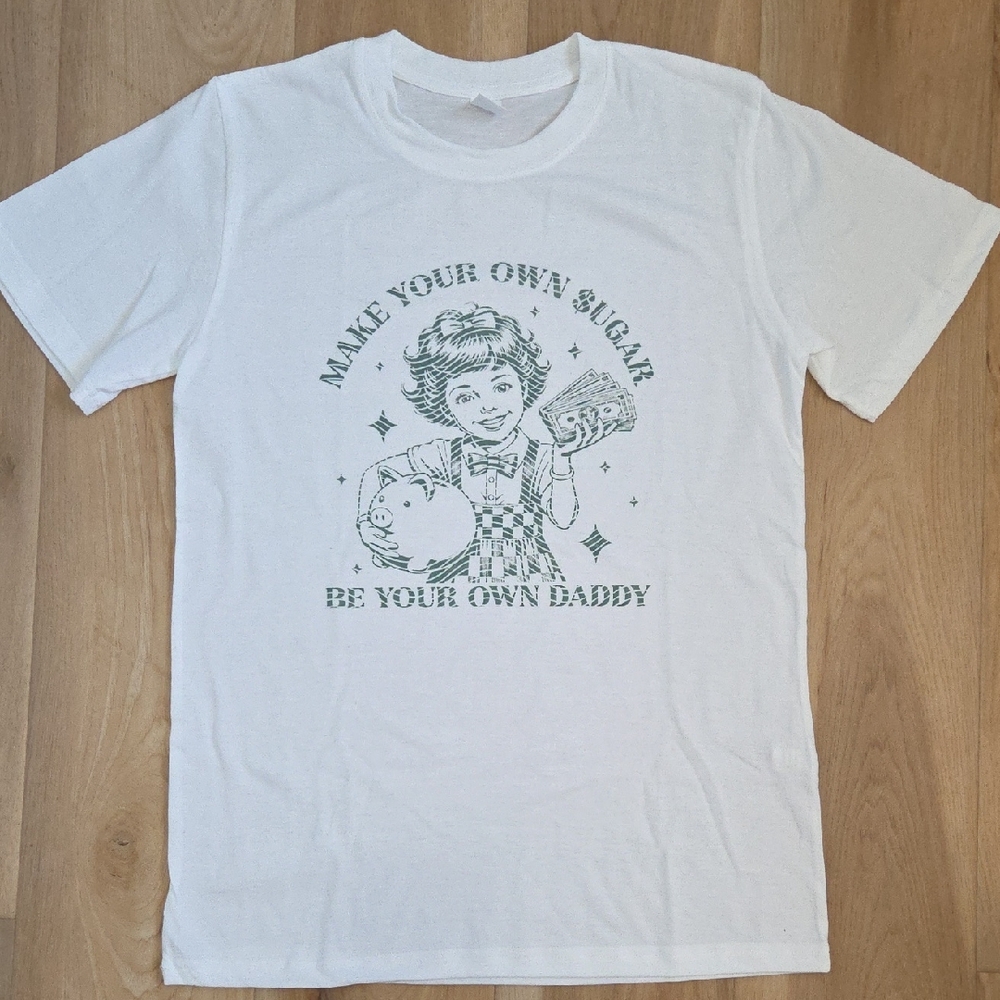 NWOT FUNNY TEE SZ S